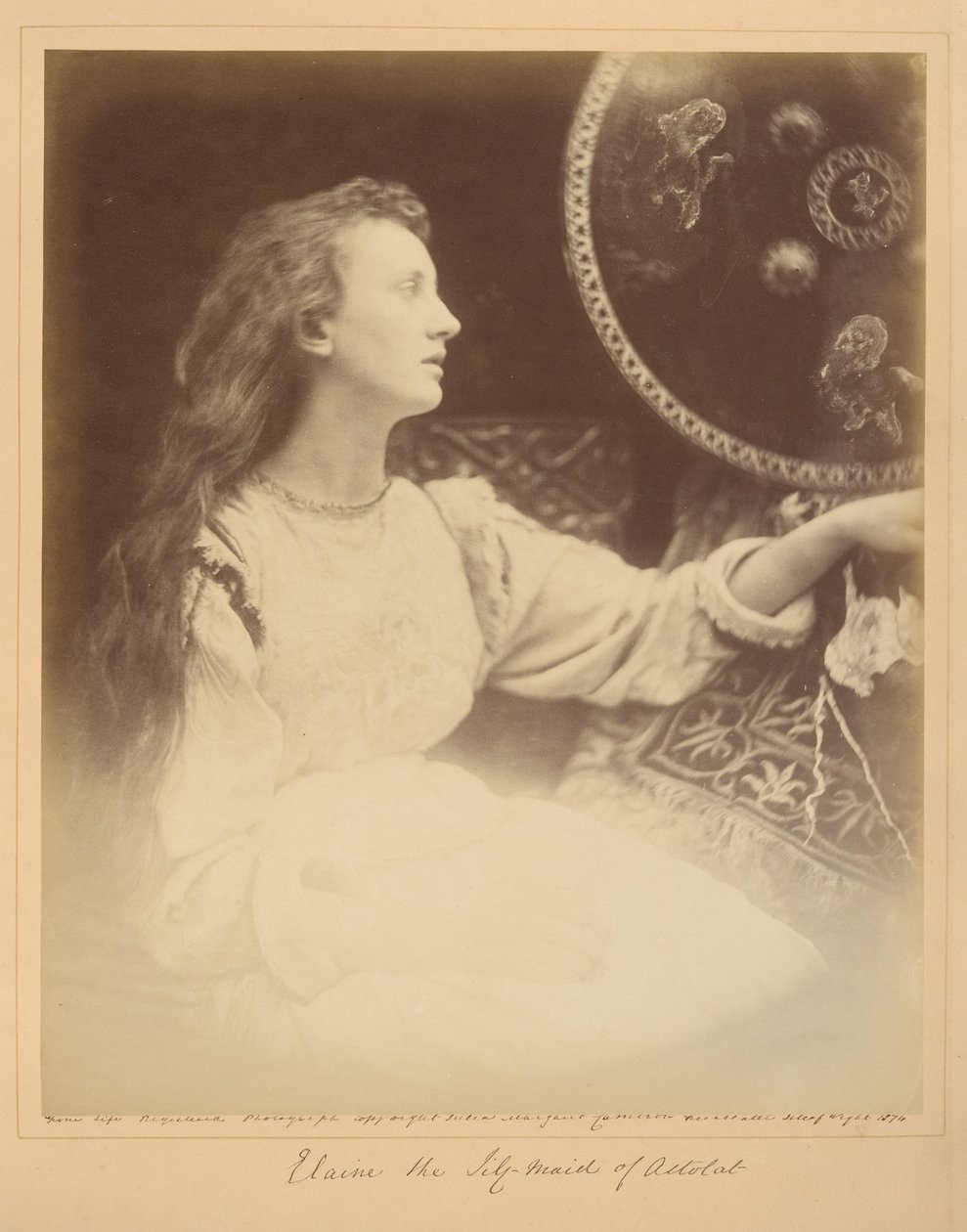 Elaine, la Lirio - La doncella de Astolat de Julia Margaret Cameron