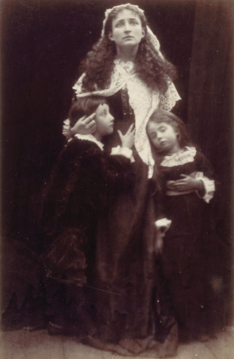 «La reina Enriqueta María y sus hijos» (Rachel y Laura Gurney) de Julia Margaret Cameron