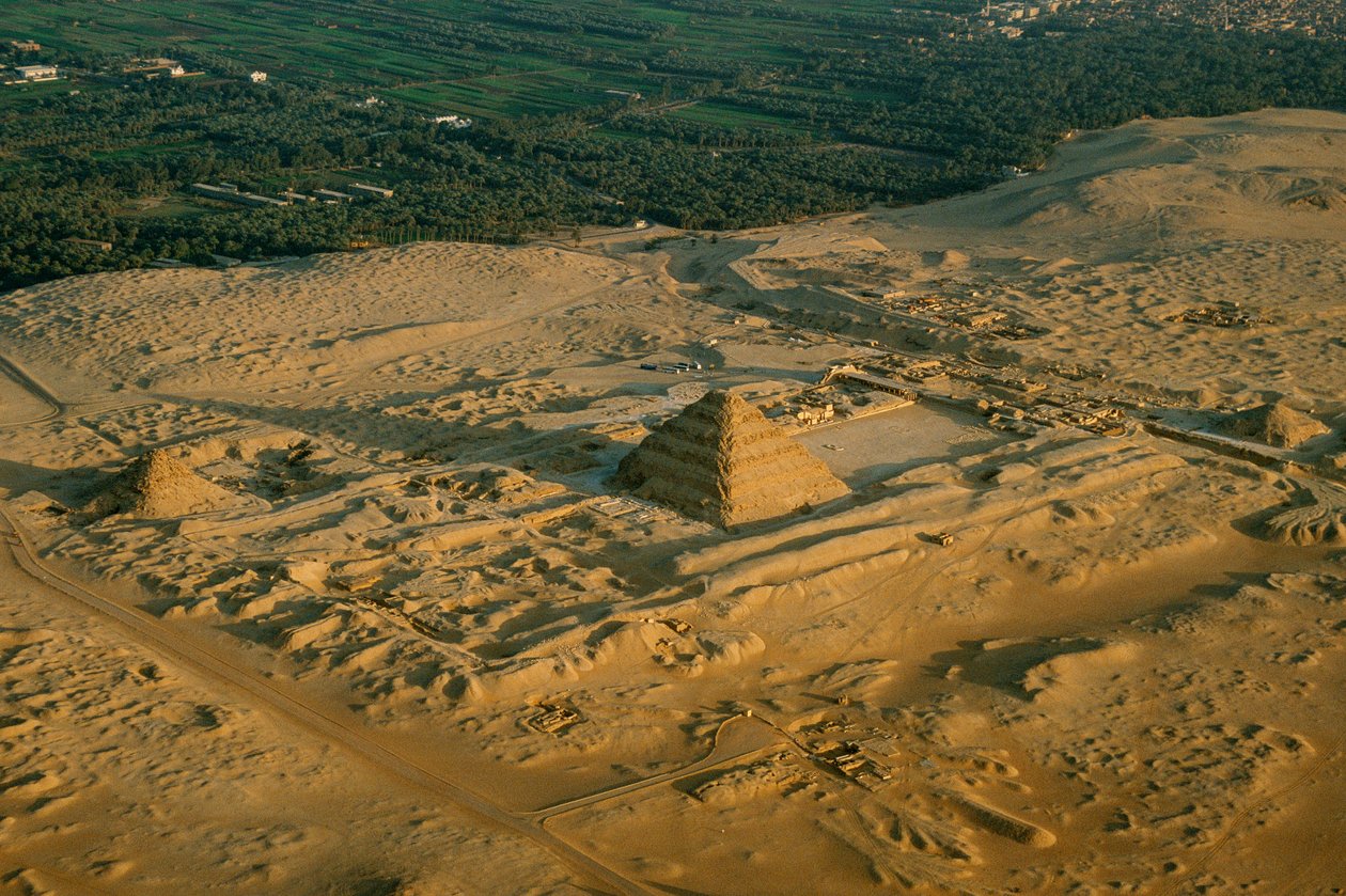 Egipto; Arqueología; Reino Antiguo; Saqqara; Pirámide de Djoser, Pirámide Escalonada, III Dinastía de Kenneth Garrett