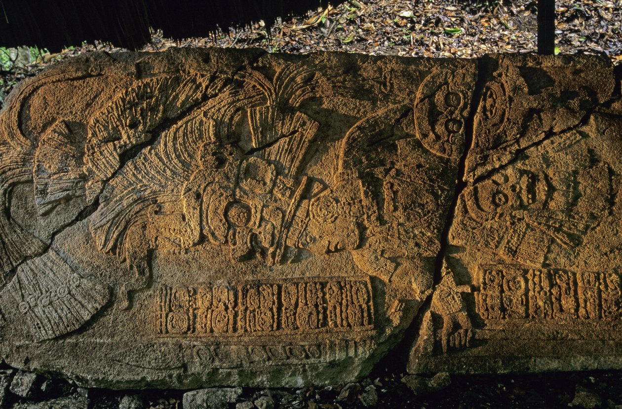 Guatemala; Maya; Aguateca, monumento de piedra Tan Te