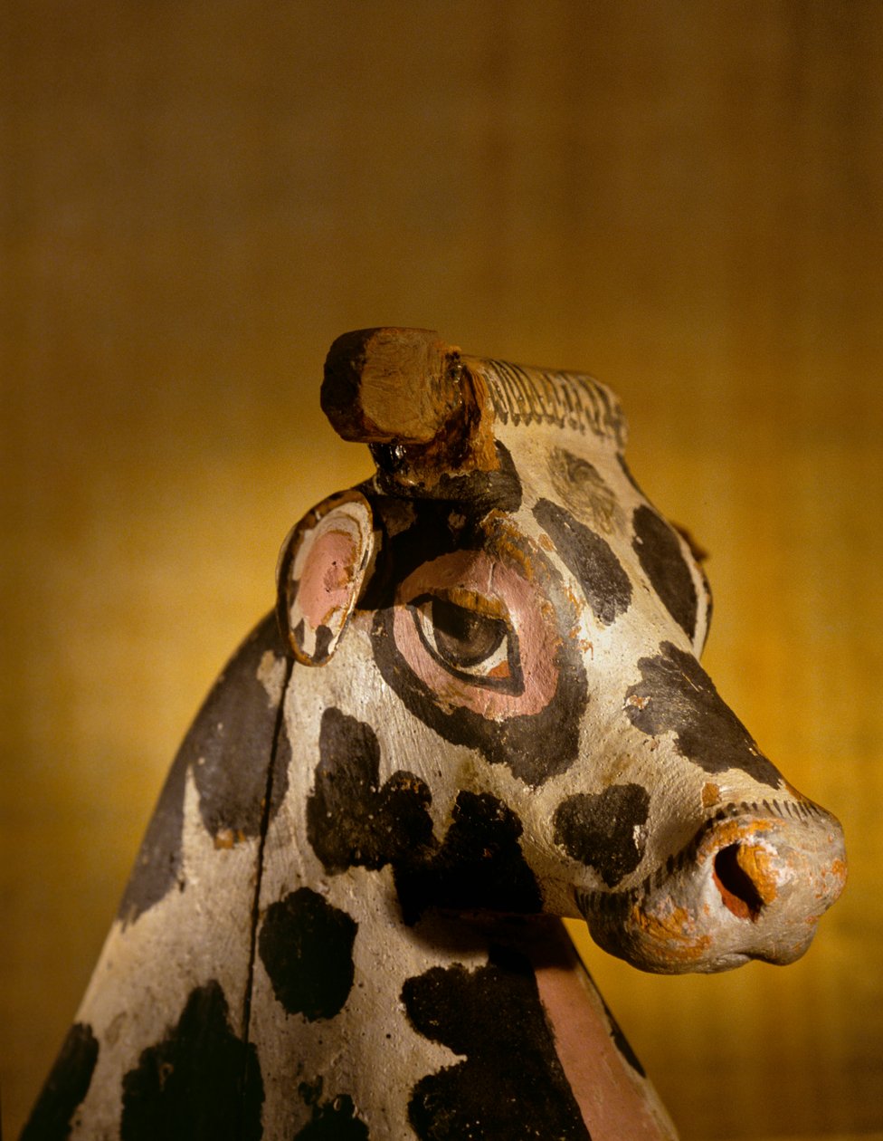 Cabeza de diosa bovina; Amenhotep II; KV35; Valle de los Reyes, 2009 (foto) de Kenneth Garrett