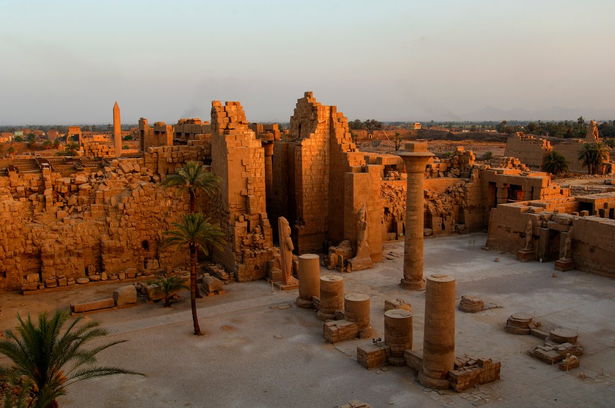 Kiosco de Taharka, primer patio, Templo de Karnak, Faraones Negros, Nubios, Egipto, Lux..., 2007 (foto) de Kenneth Garrett