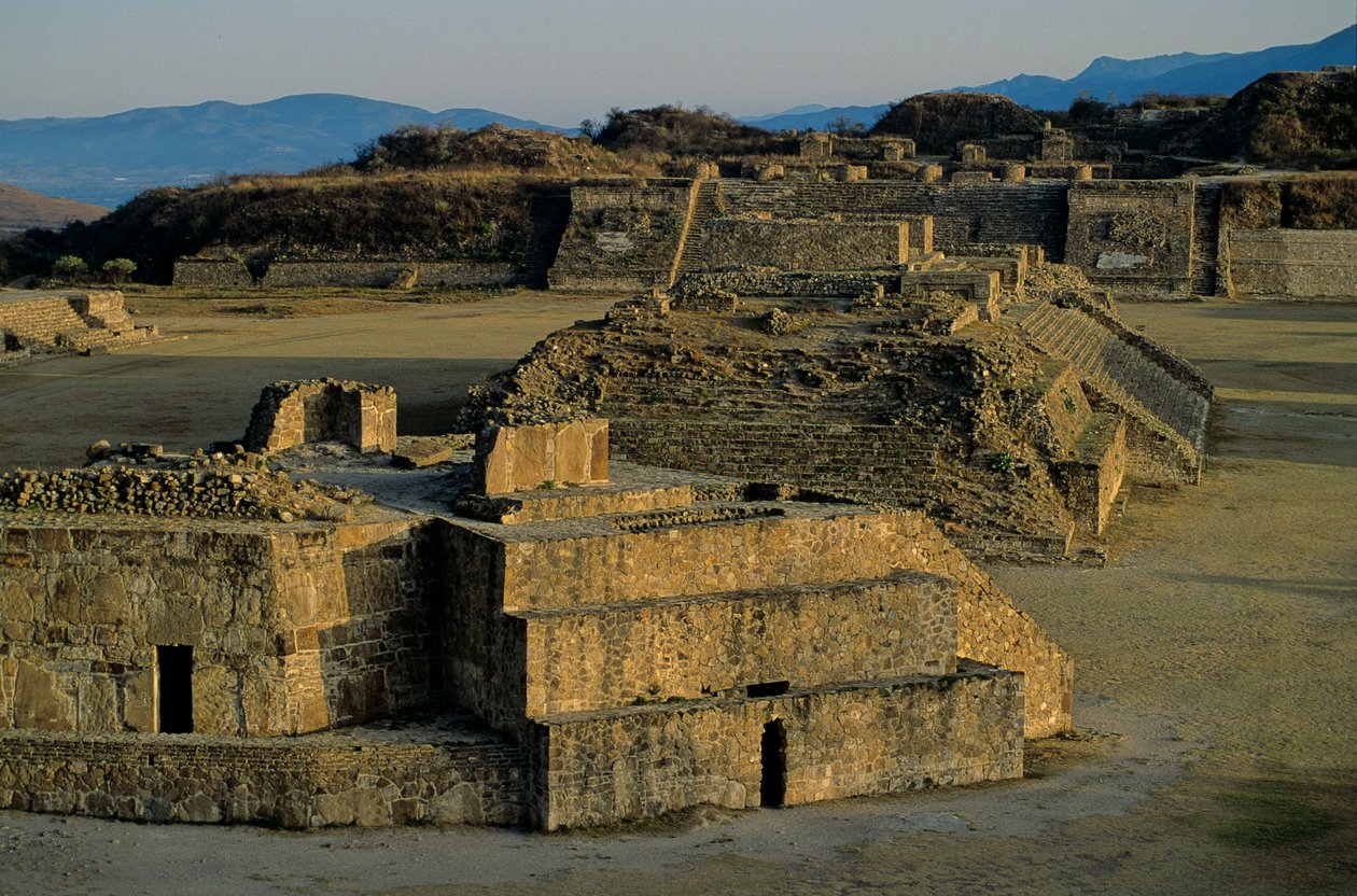 Olmec; Monte Alban; Oaxaca; Mexico, Danzante; Zapotec de Kenneth Garrett