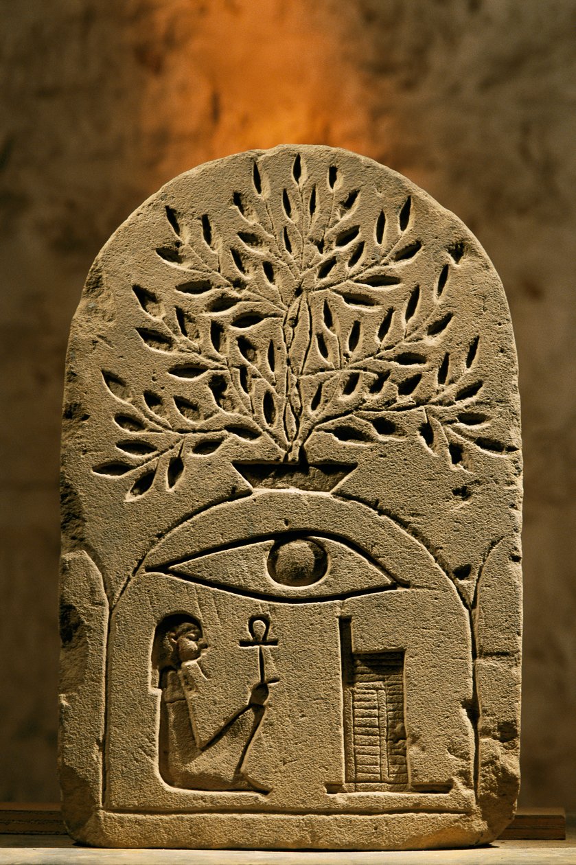 Estela de arenisca al dios Osiris, 2002 (foto) de Kenneth Garrett