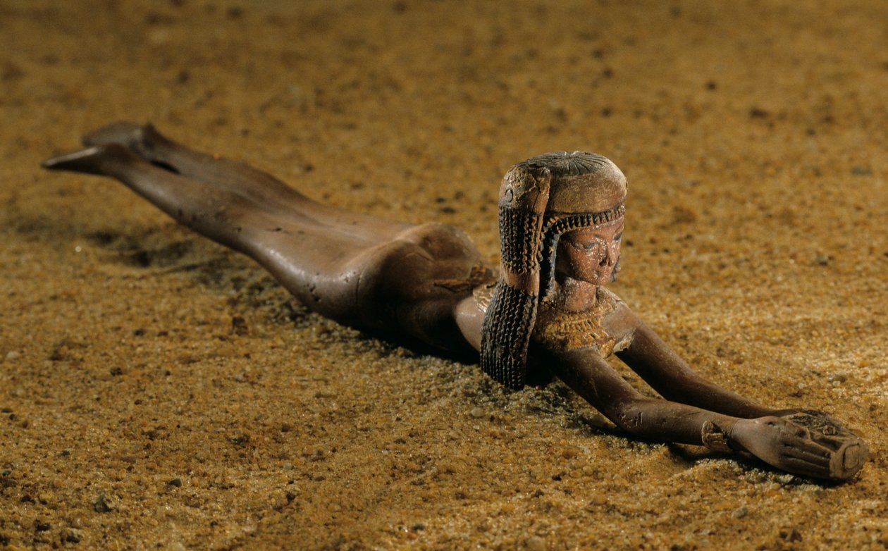 Cuchara unguent; reinado de Amenhotep III; madera; oro, 2009 (foto) de Kenneth Garrett