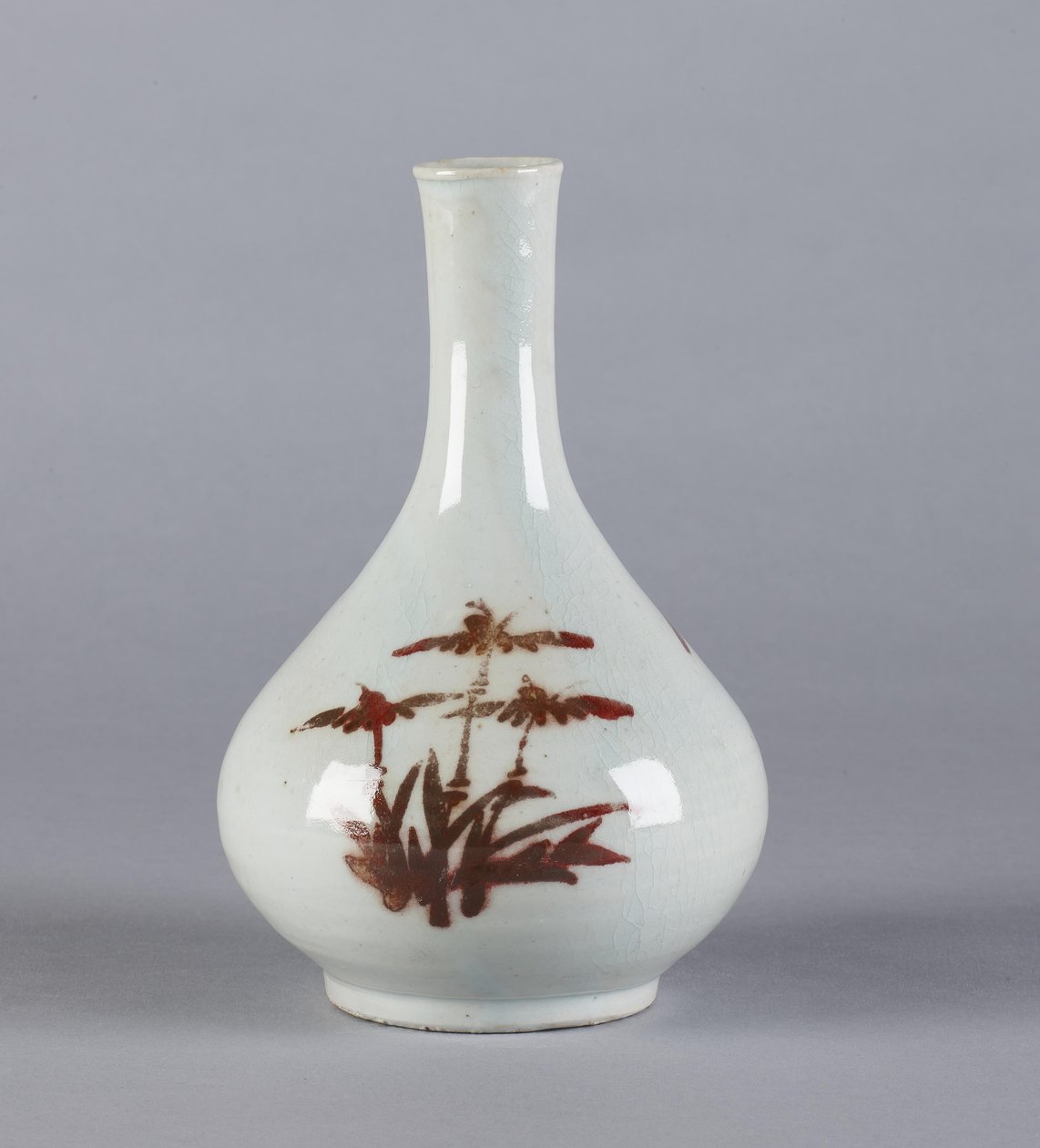 Botella con diseño floral, dinastía Yi de Korean School