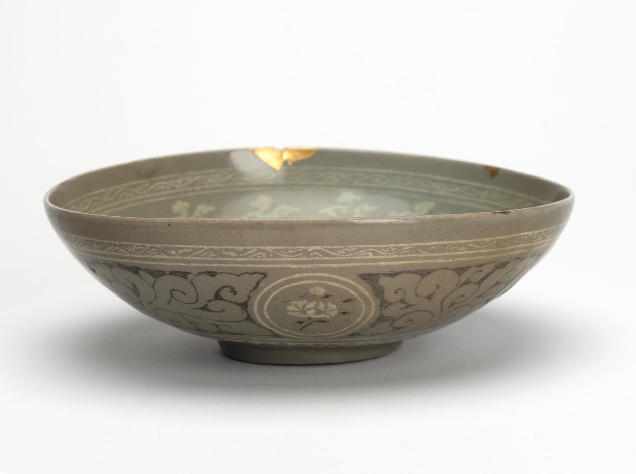 Cuenco con grullas y nubes, c.1150-1200 de Korean School