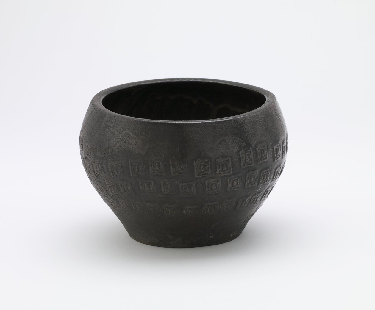 Cuenco con diseños en relieve impresos con sello, siglos XVI-XVII de Korean School