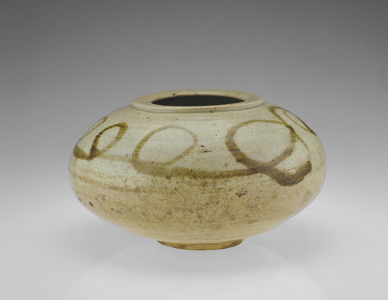 Jarra con diseño de dragón, provincia de Hwanghaedo, período Choson, segunda mitad del siglo XVII de Korean School