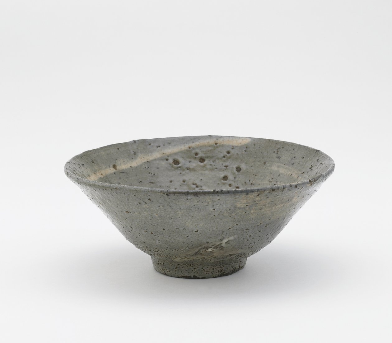 Tazón de té, tipo Totoya, provincia de Kyongsang Namdo, Corea, período Choson, finales del siglo XVI-principios del siglo XVII de Korean School