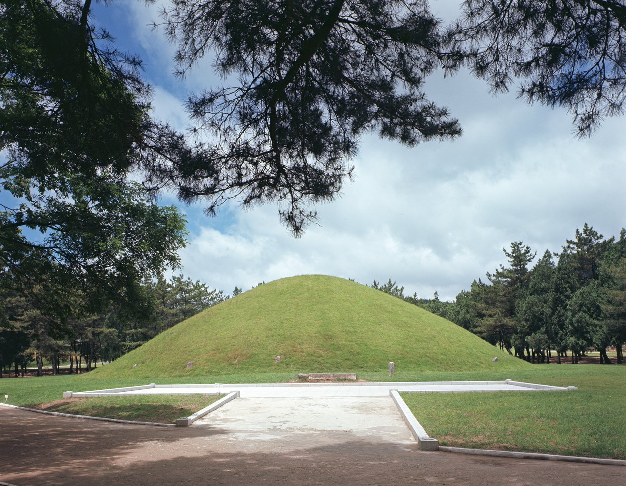Túmulo del Rey Muryong de Korean School