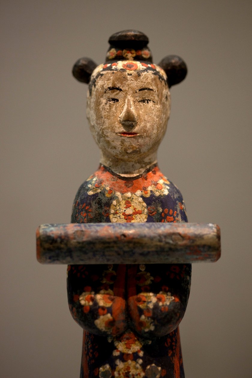 Figura decorativa de una tumba. Madera tallada policromada, final del período Joseon (Choson) de Korean School