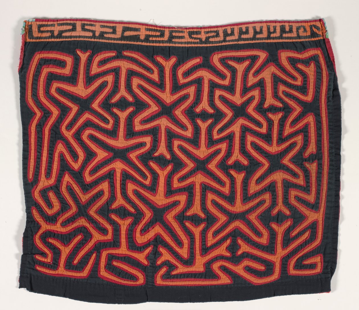 Panel de camisa (mola), c.1950 (algodón aplicado) de Kuna Indian Culture