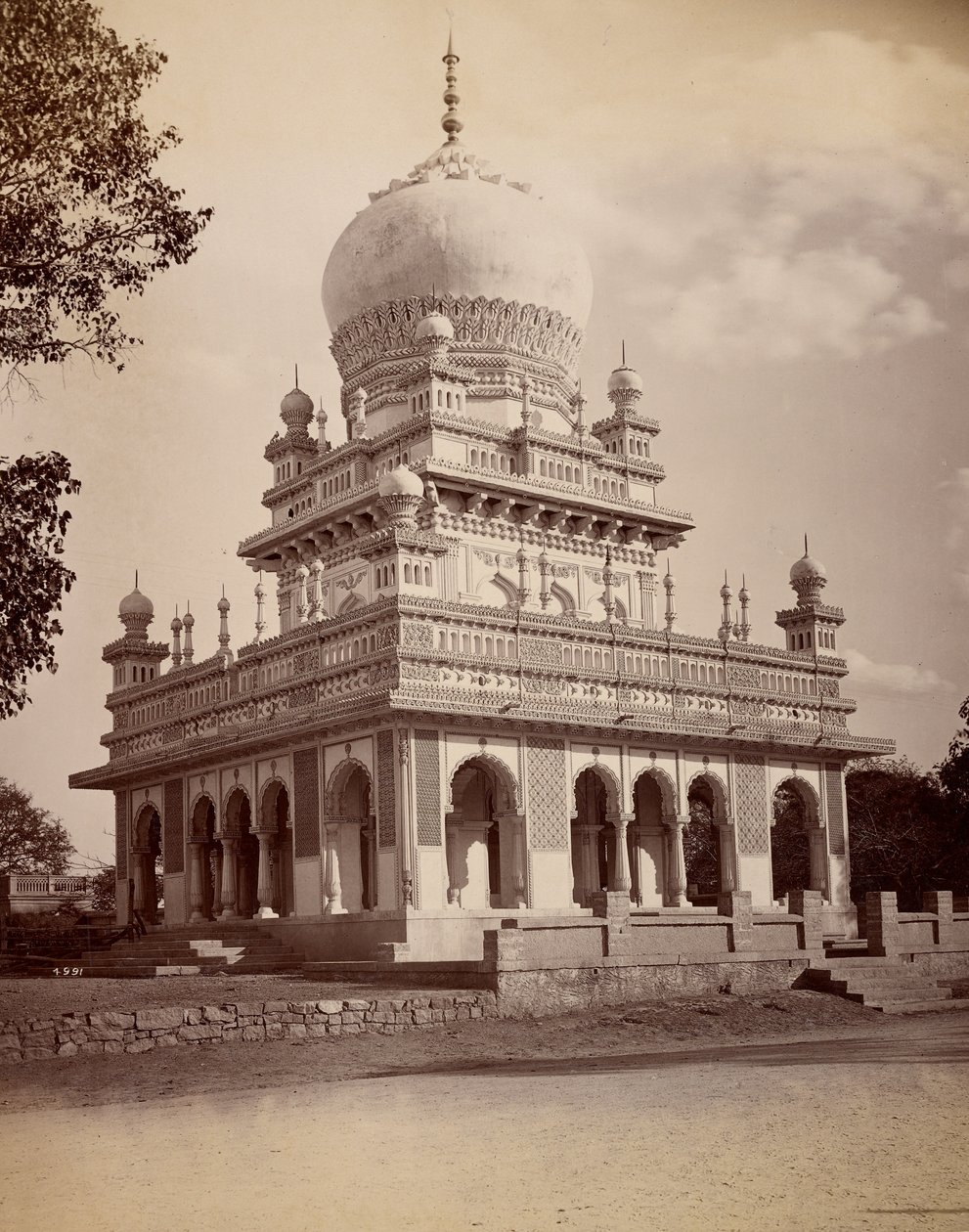 Tumba en Secunderabad de Lala Deen Dayal
