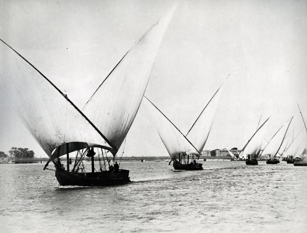 Navegando por el Nilo, c.1880 de Langaki