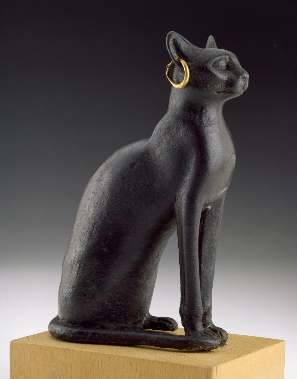 Estatuilla de un gato, sagrado para la diosa Bastet de Bubastis de Late Period Egyptian