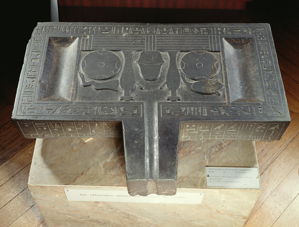 Mesa votiva de Hor-ir-aa, Saíta de Late Period Egyptian