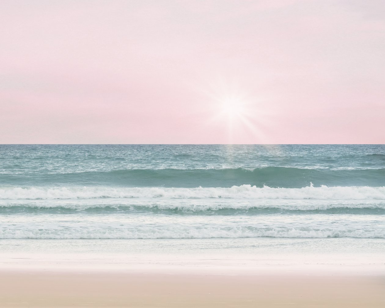 Pink Beach, c.2017 (fotografía) de Leah Straatsma