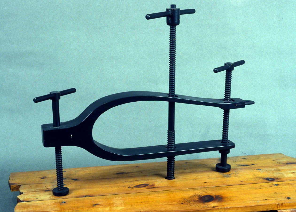 Sfondacarene, una herramienta utilizada para romper el casco de un barco enemigo. Modelo del dibujo de Leonardo da Vinci. Museo de Ciencia y Tecnología, Milán. de Leonardo da (after) Vinci