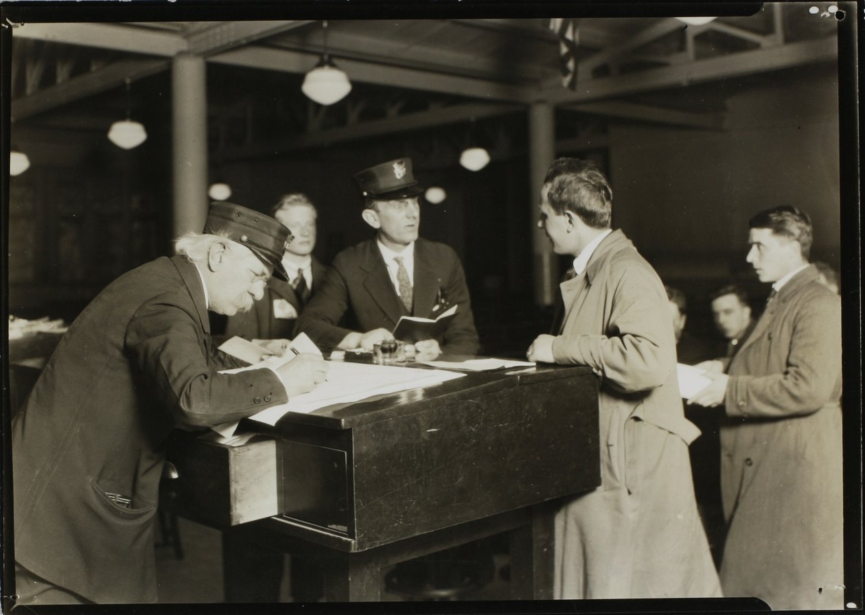 Un primer plano de Ellis Island de Lewis Wickes Hine