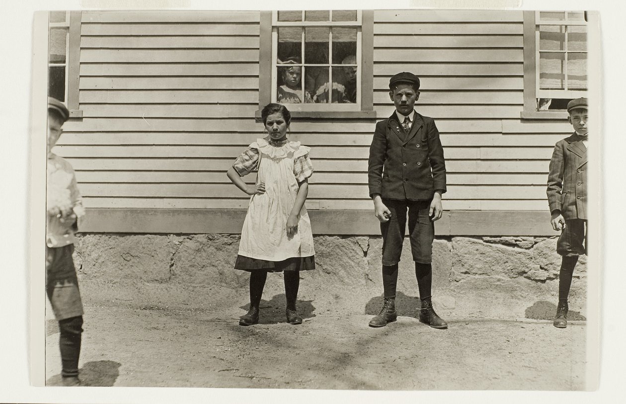 Edward St. Germain y su hermana Delia, Phoenix, Rhode Island, abril de 1909 de Lewis Wickes Hine