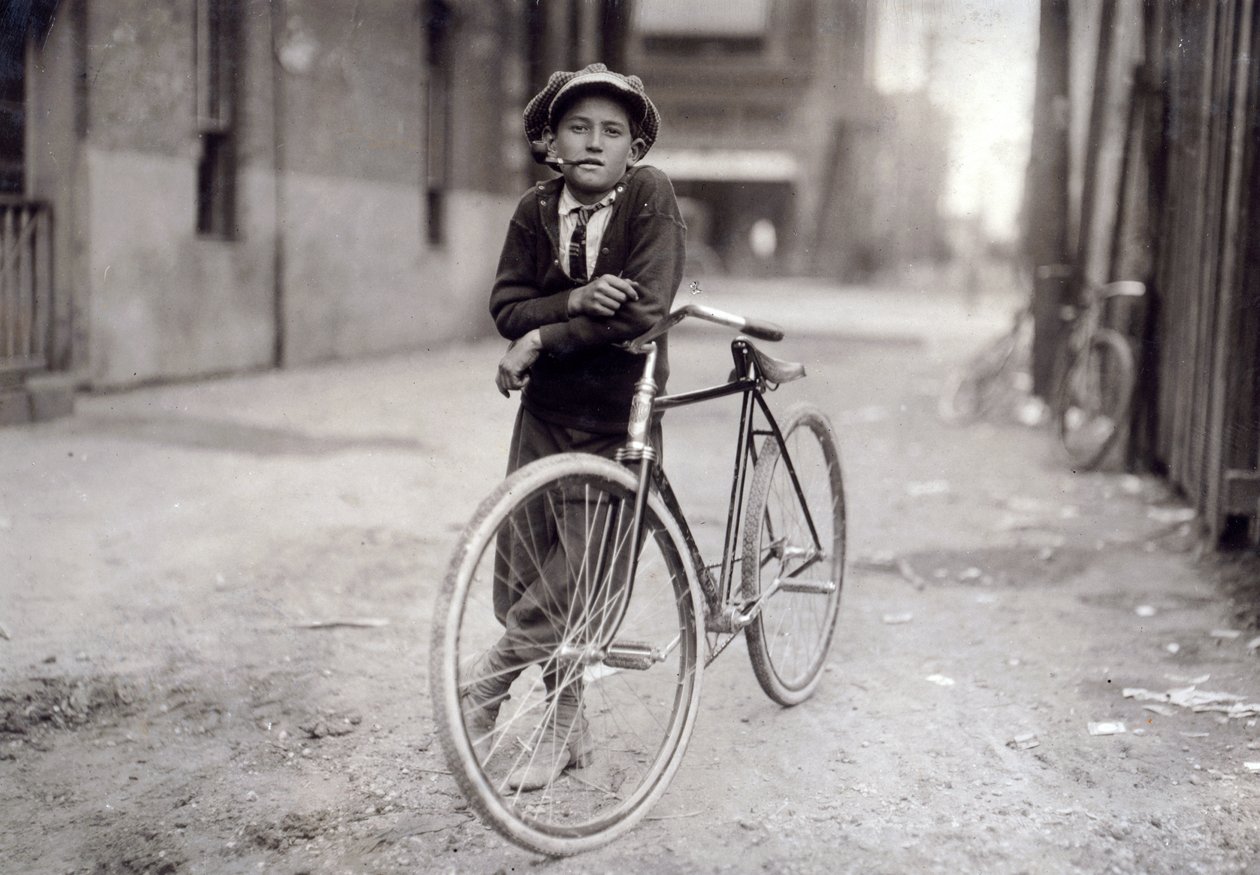 Mensajero de quince años trabajando para Mackay Telegraph Company, Waco, Texas, 1913 de Lewis Wickes Hine