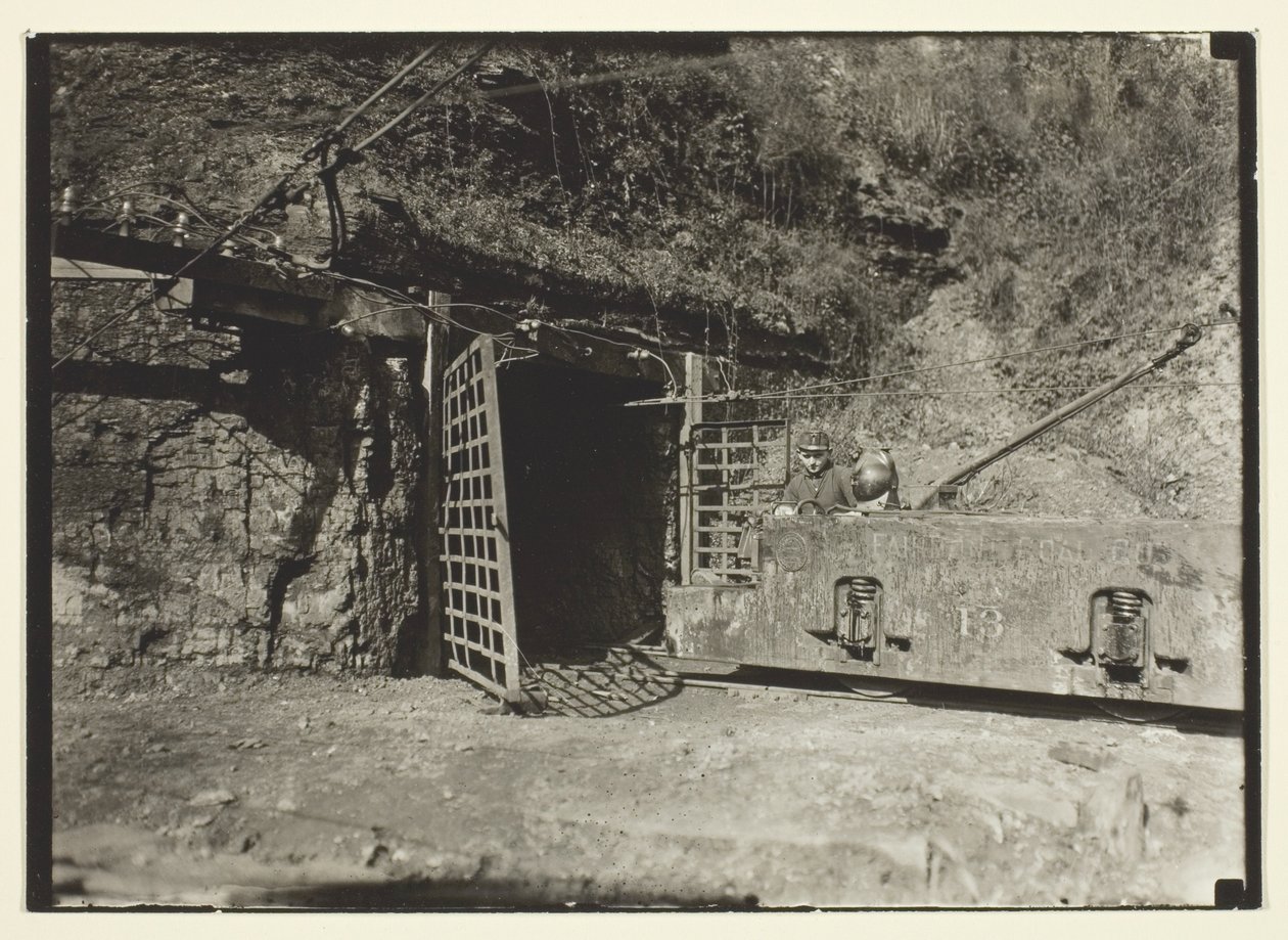 Motor para tren de carbón, Virginia Occidental de Lewis Wickes Hine