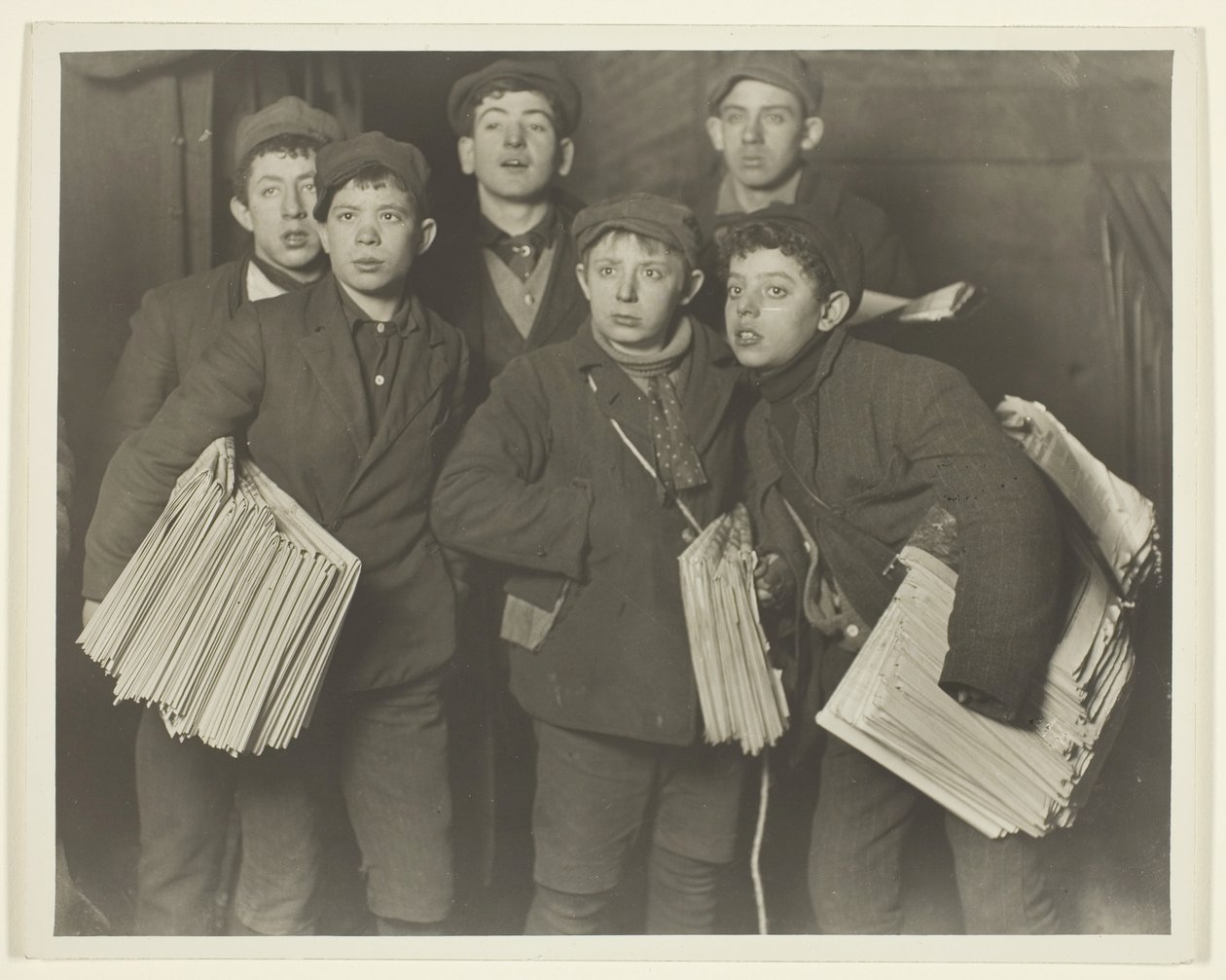 Newboys, Puente de Brooklyn de Lewis Wickes Hine
