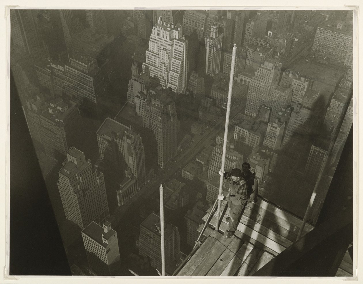 Levantando el mástil, Empire State Building, 1931 de Lewis Wickes Hine