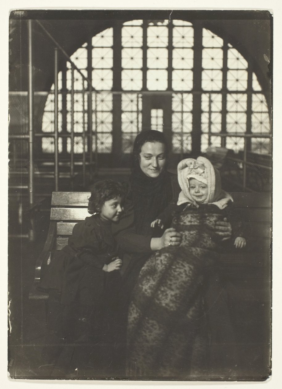 Familia rusa, Ellis Island de Lewis Wickes Hine