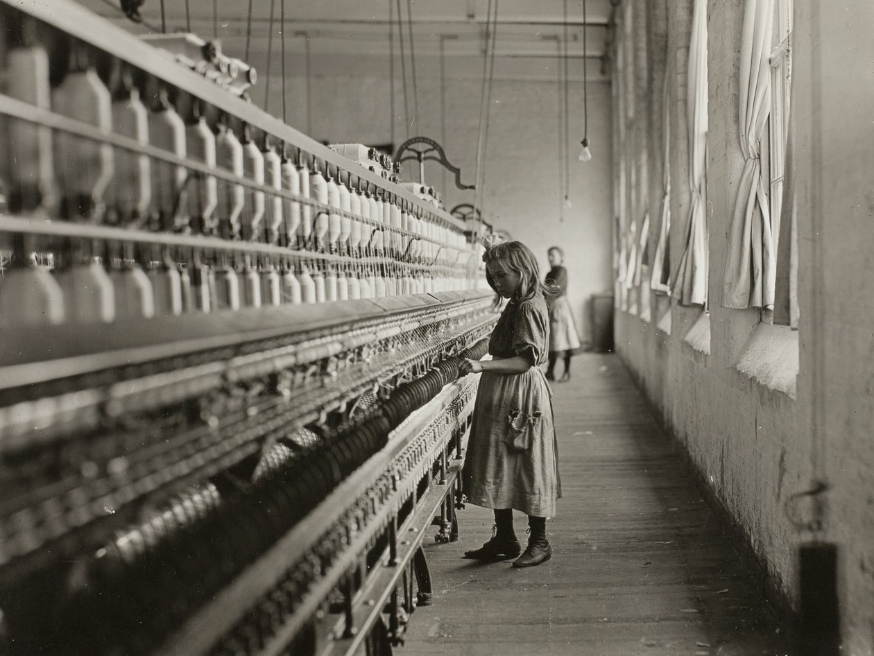 Sadie Pfeifer, hilandera de una fábrica de algodón, Lancaster, Carolina del Sur de Lewis Wickes Hine