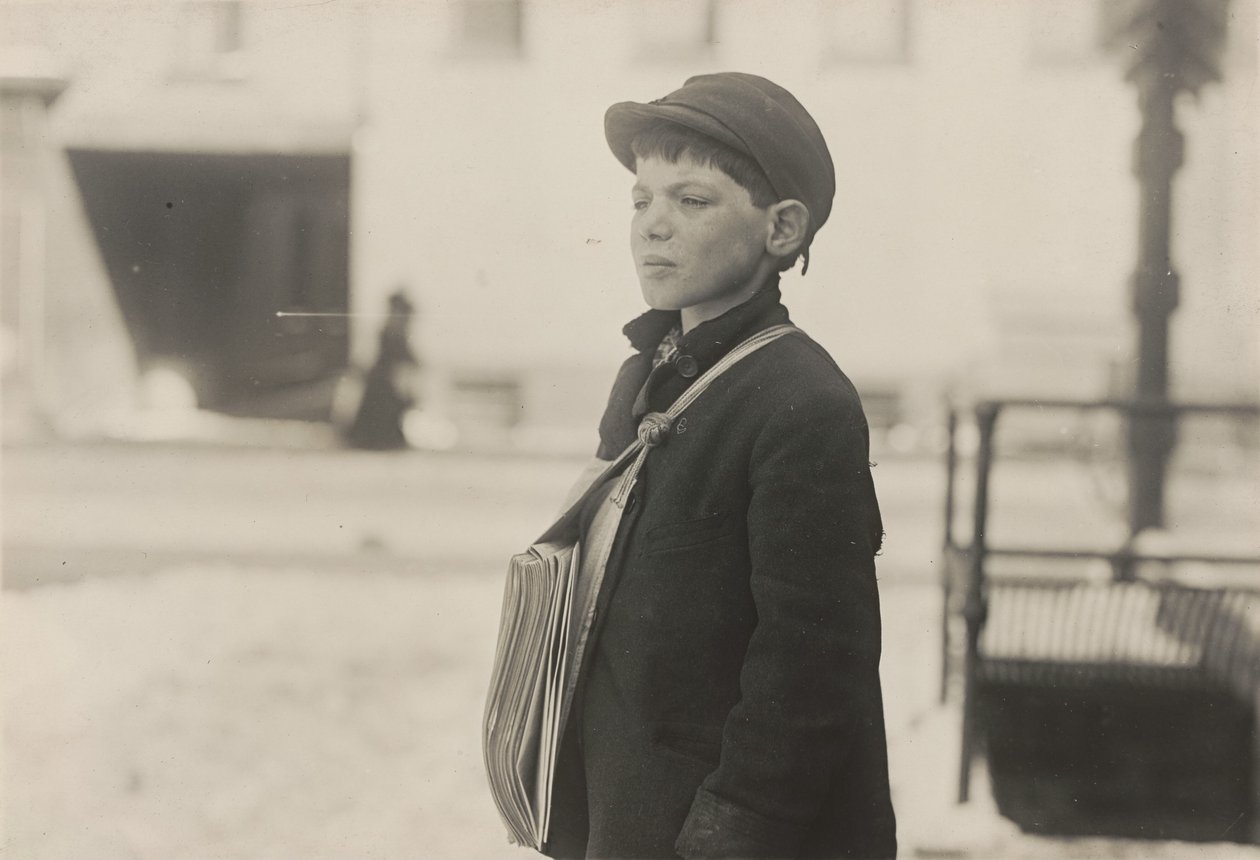 Tony Casale, Bolonia, 11 años vendiendo periódicos durante 4 años, Hartford..., marzo 1909 de Lewis Wickes Hine