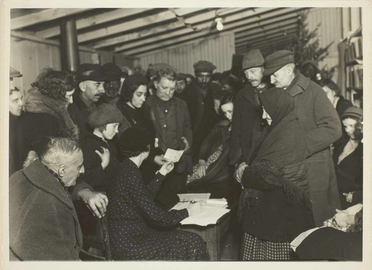 Cheques de ayuda de la WPA entregados a mineros desempleados, Scott