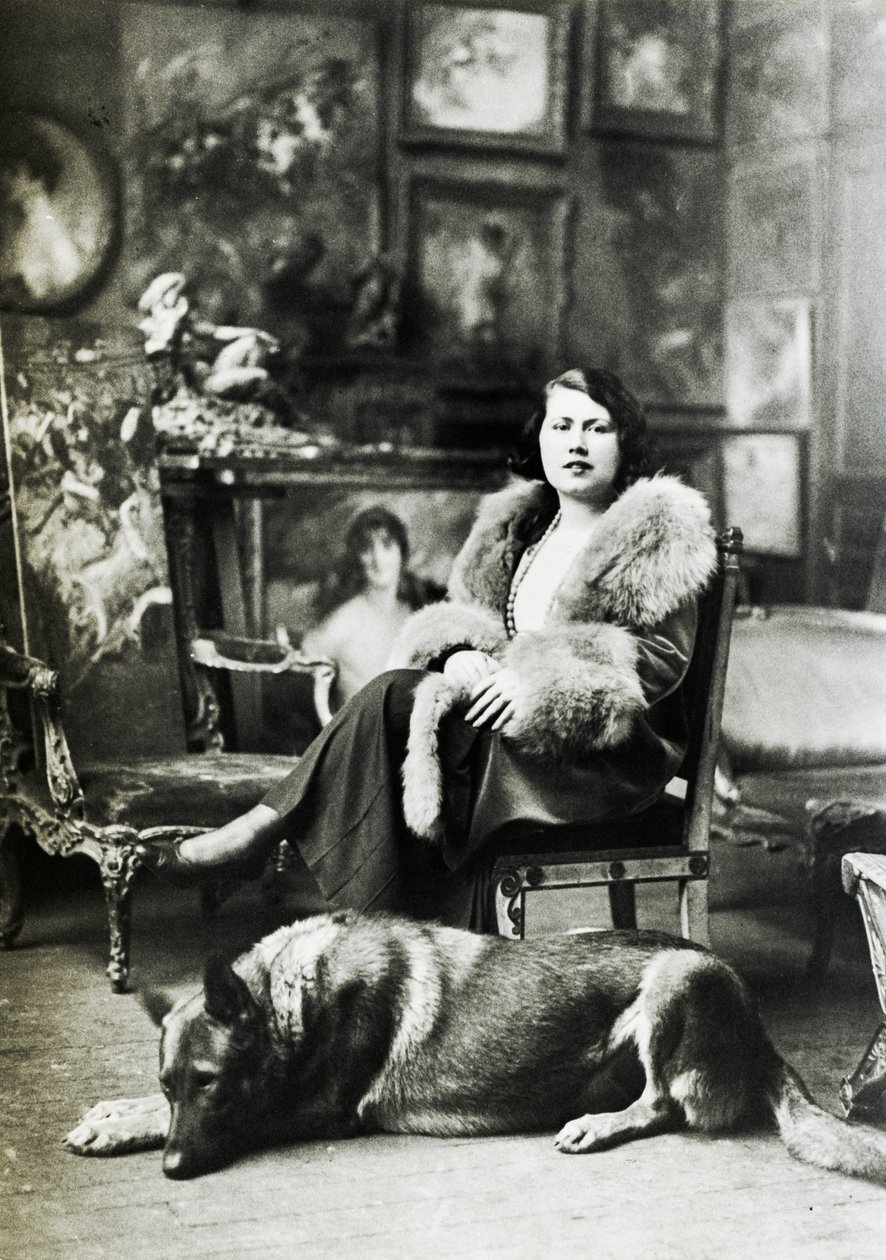 Emilia Cardona Boldini en la Falconiera en 1931, esposa de Giovanni Boldini (foto en b/n) de Unbekannt Unbekannt