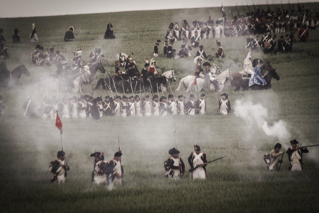 Recreación histórica: Infantería, coraceros y oficiales del ejército francés en el campo de batalla, Guerras Napoleónicas de Unbekannt Unbekannt