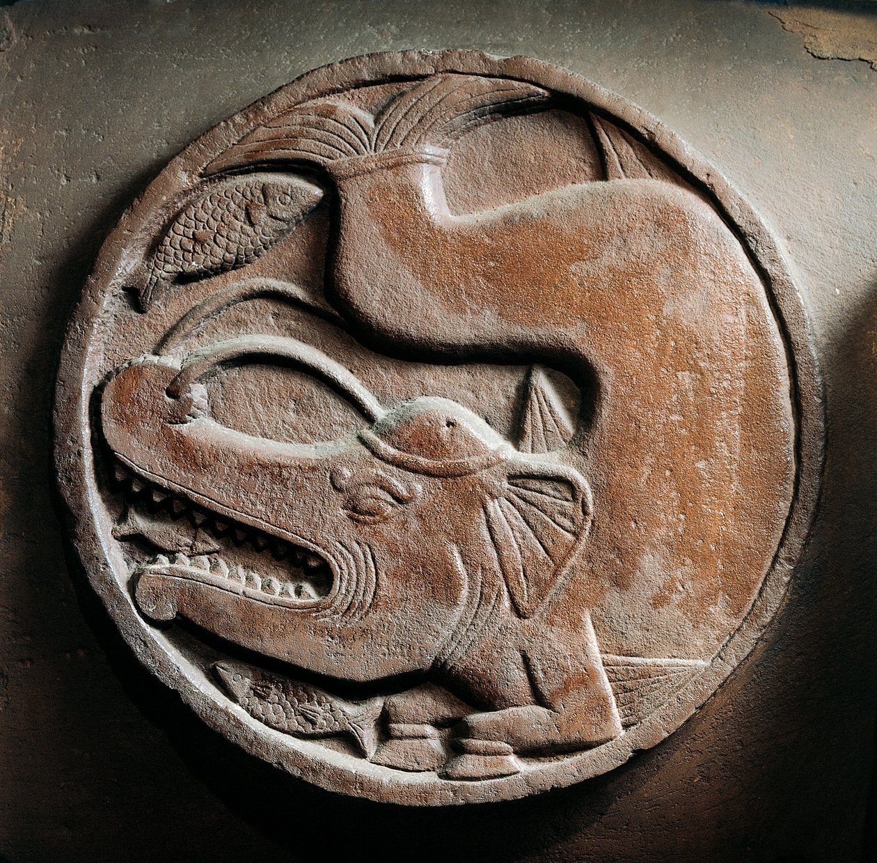 Medallón con animal marino de la cabeza de un elefante devorando un pez, relieve del Stupa de Bharhut, monumento budista, Madhya Pradesh, India, Civilización india, siglo II a.C. de Unbekannt Unbekannt