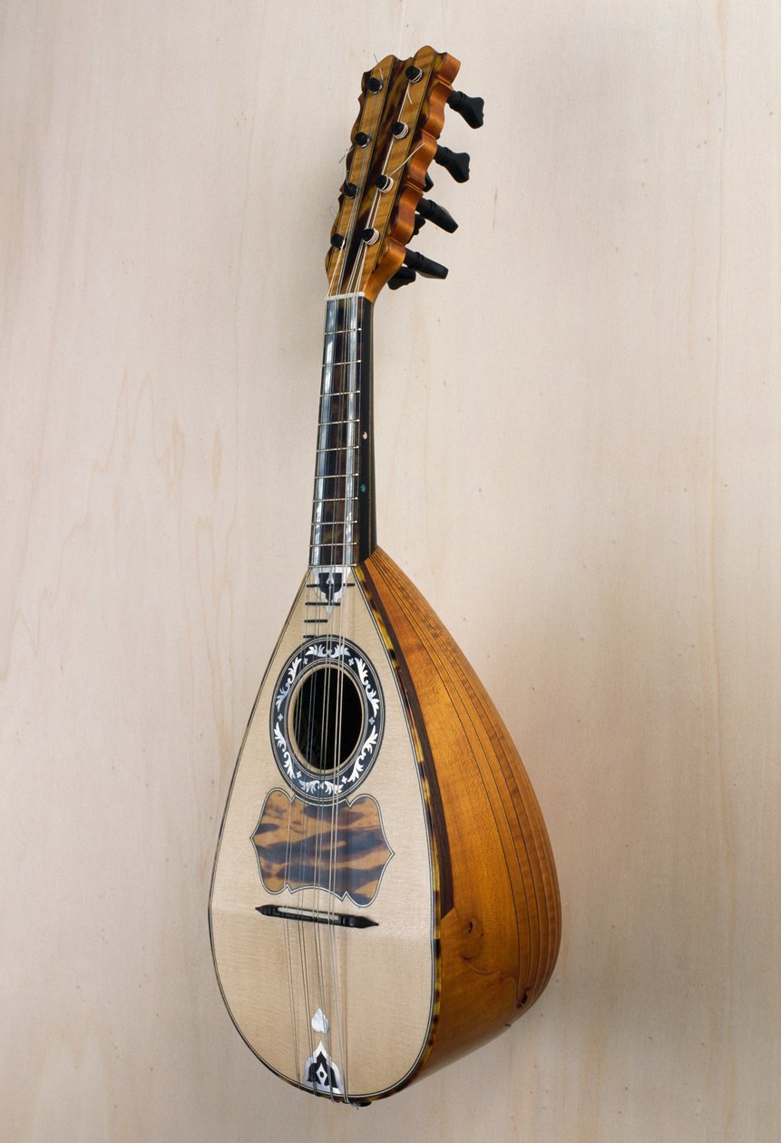 Mandolina napolitana, instrumento musical construido en el taller del lutier Pasquale Scala en Praiano, Campania. Italia, siglo XX de Unbekannt Unbekannt