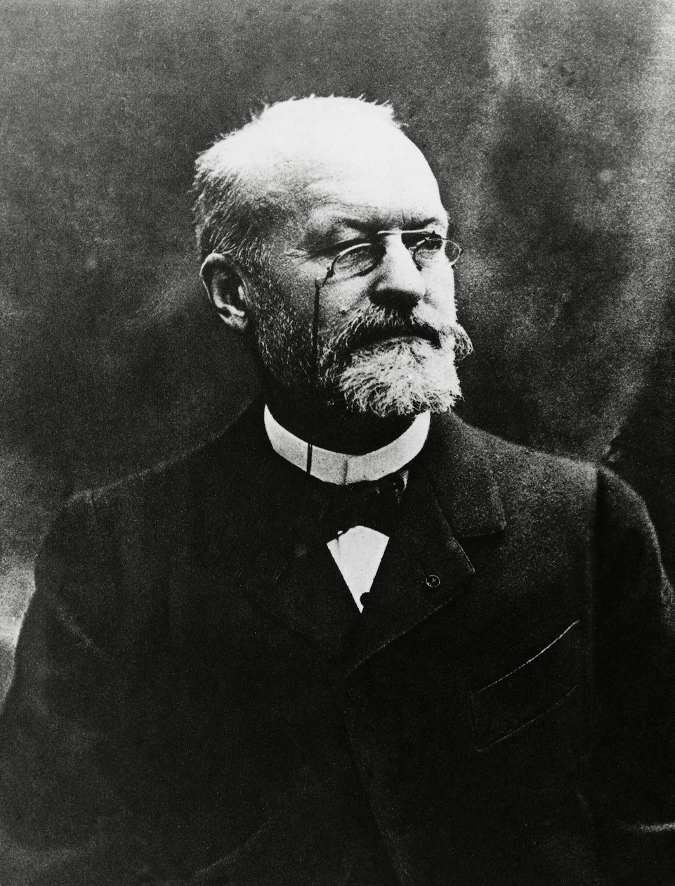 Retrato de Charles Louis Alphonse Laveran (1845-1922), bacteriólogo médico francés, Premio Nobel de Medicina en 1907, fotografía de Eugene Pirou (1841-1909) de Unbekannt Unbekannt