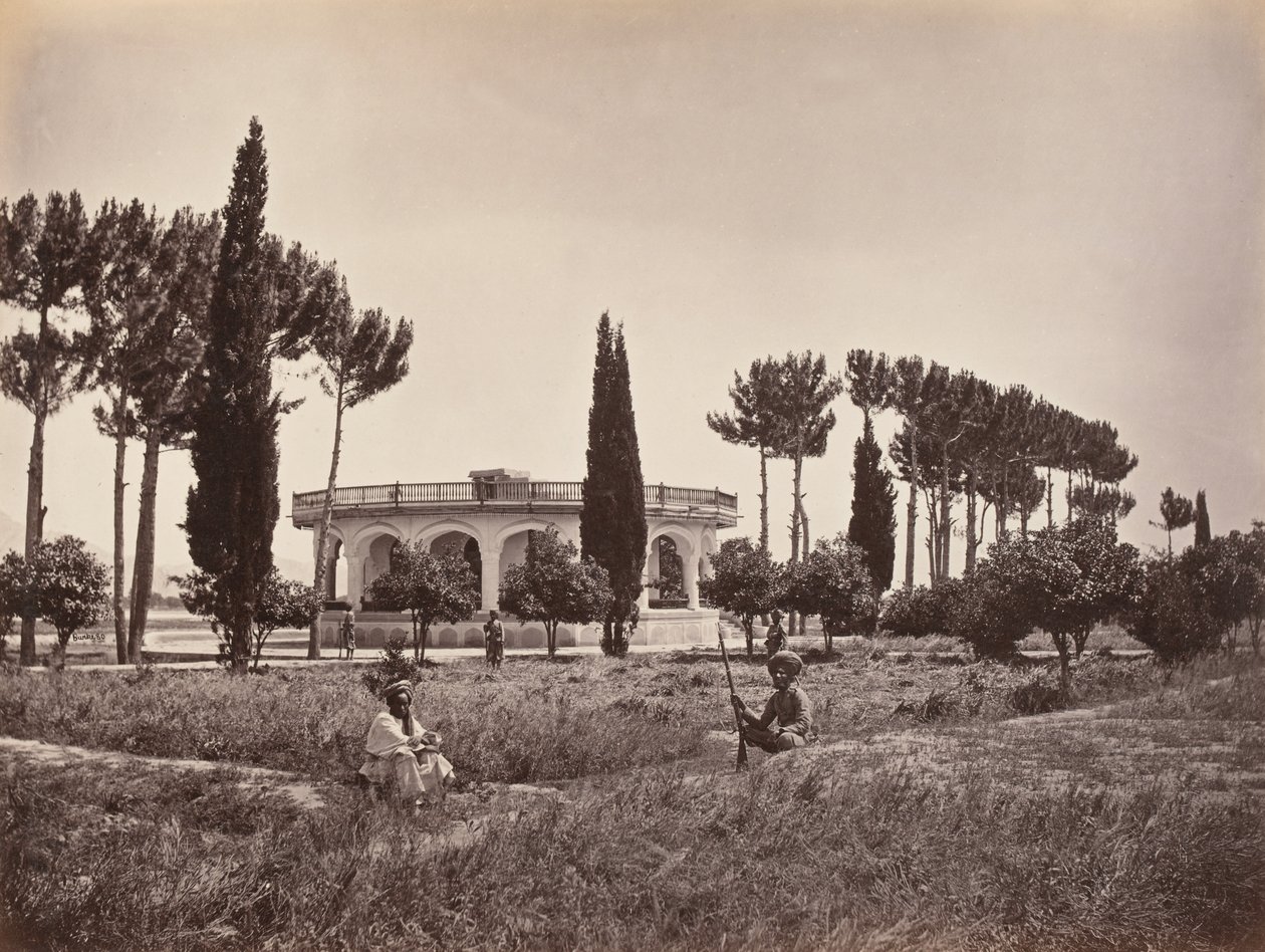 El jardín del Amir, Jalalabad, desde la entrada de Lieutenant Vincent Eyre
