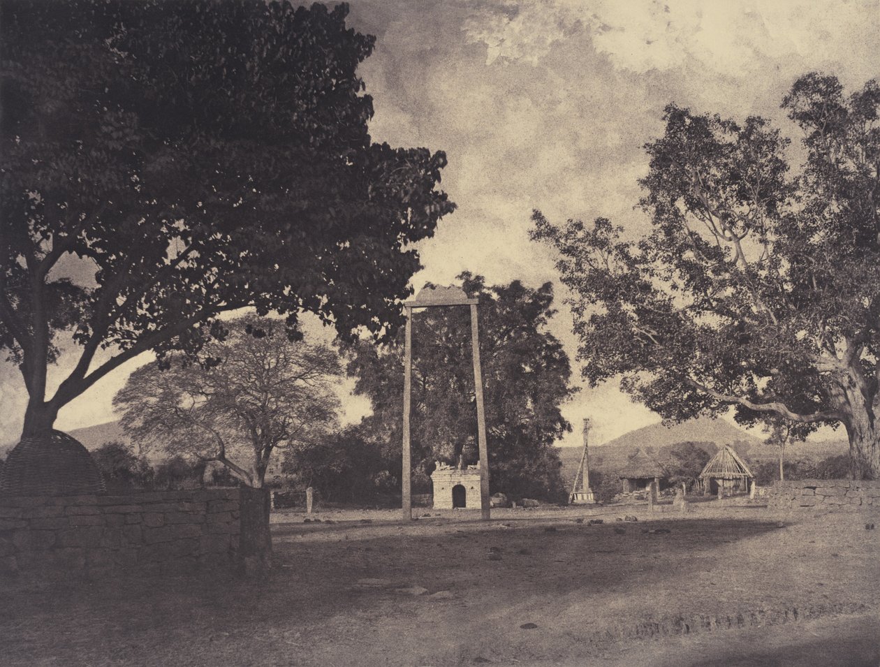 Beekinpully: Columpio de Permaul en Mariammah Covil,diciembre de 1857-enero de 1858 (foto) de Linnaeus Tripe