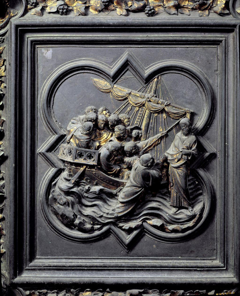 Jesús Camina sobre el Agua y Salva a Pedro, octavo panel de las Puertas Norte del Baptisterio de San Giovanni, 1403-24 de Lorenzo Ghiberti