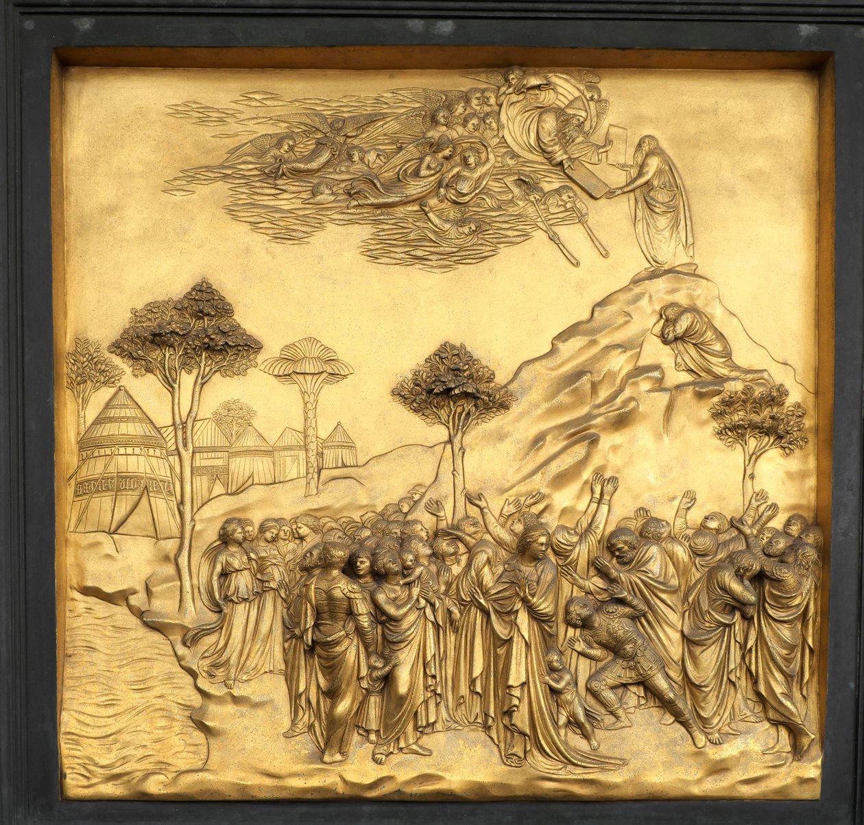 Moisés recibe las Tablas de la Ley, relieve, Puerta del Paraíso del Baptisterio de..., 2015 (foto) de Lorenzo Ghiberti