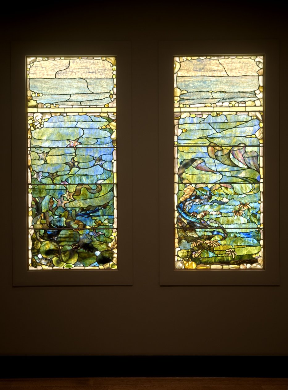 Ventana con estrella de mar ("Primavera") y ventana con anémona de mar ("Verano") de Louis Comfort Tiffany
