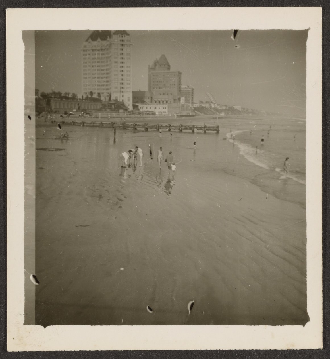 [Escena en la playa] de Louis Fleckenstein