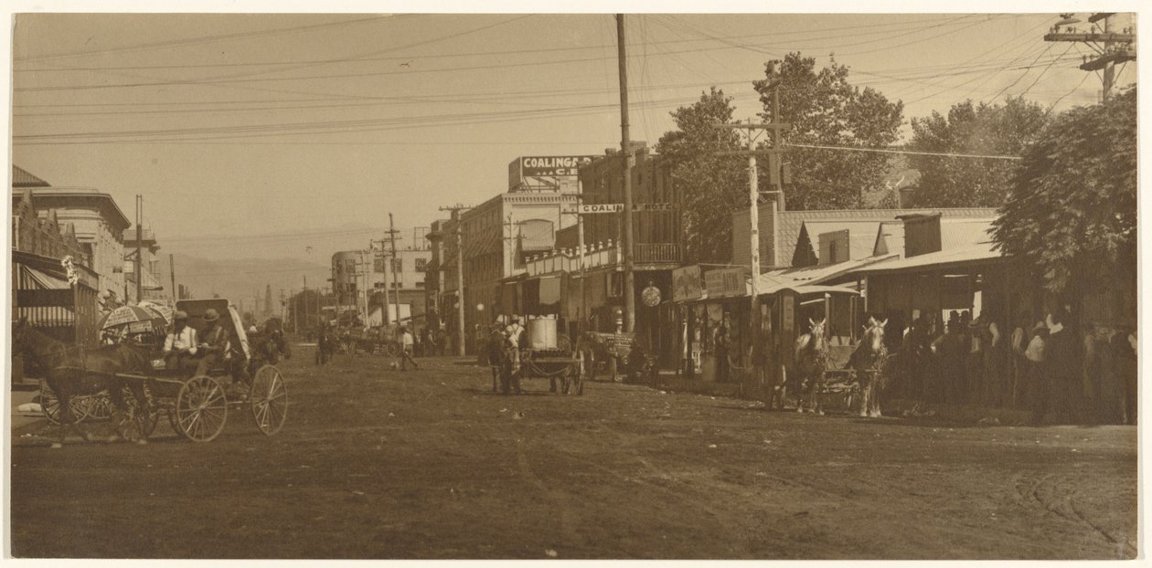 [El Hotel Coalinga y la calle principal] de Louis Fleckenstein