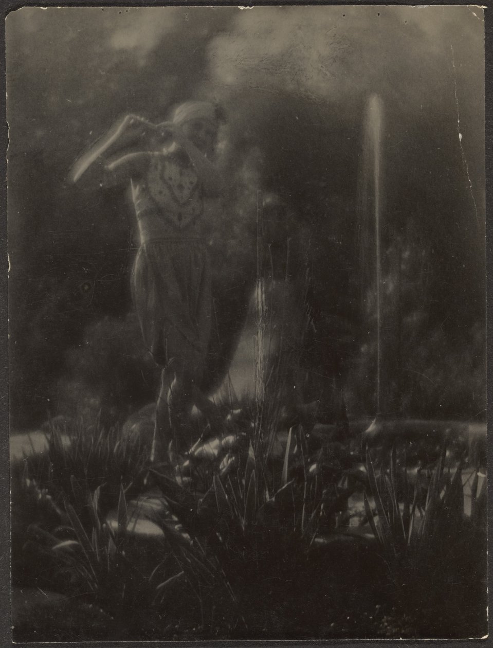 [Bailarina en el jardín] de Louis Fleckenstein