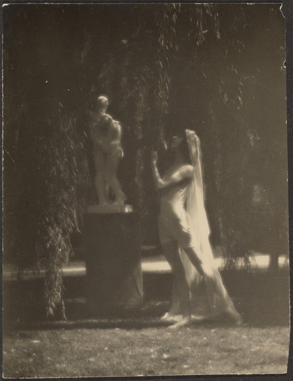 Bailarina en un jardín de Louis Fleckenstein