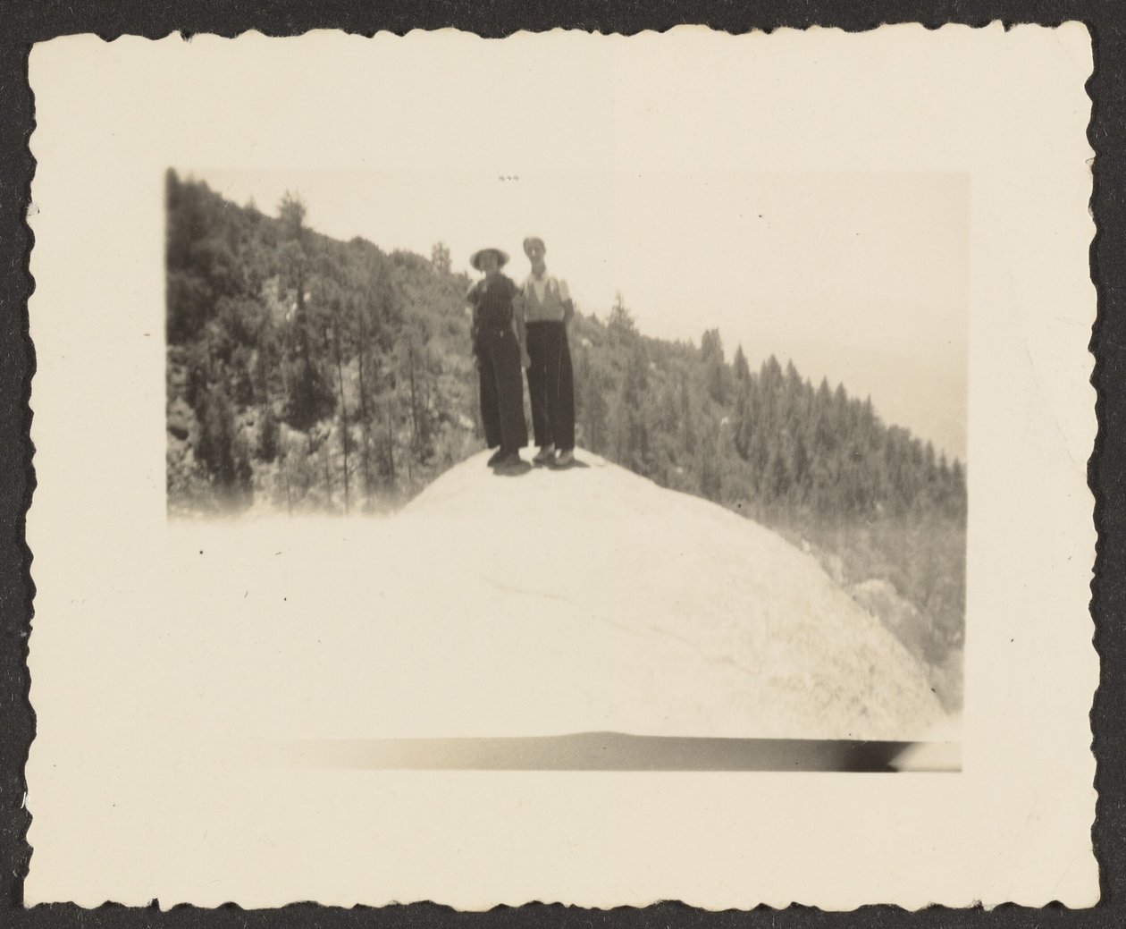 [Cifras Standing on Rock] de Louis Fleckenstein