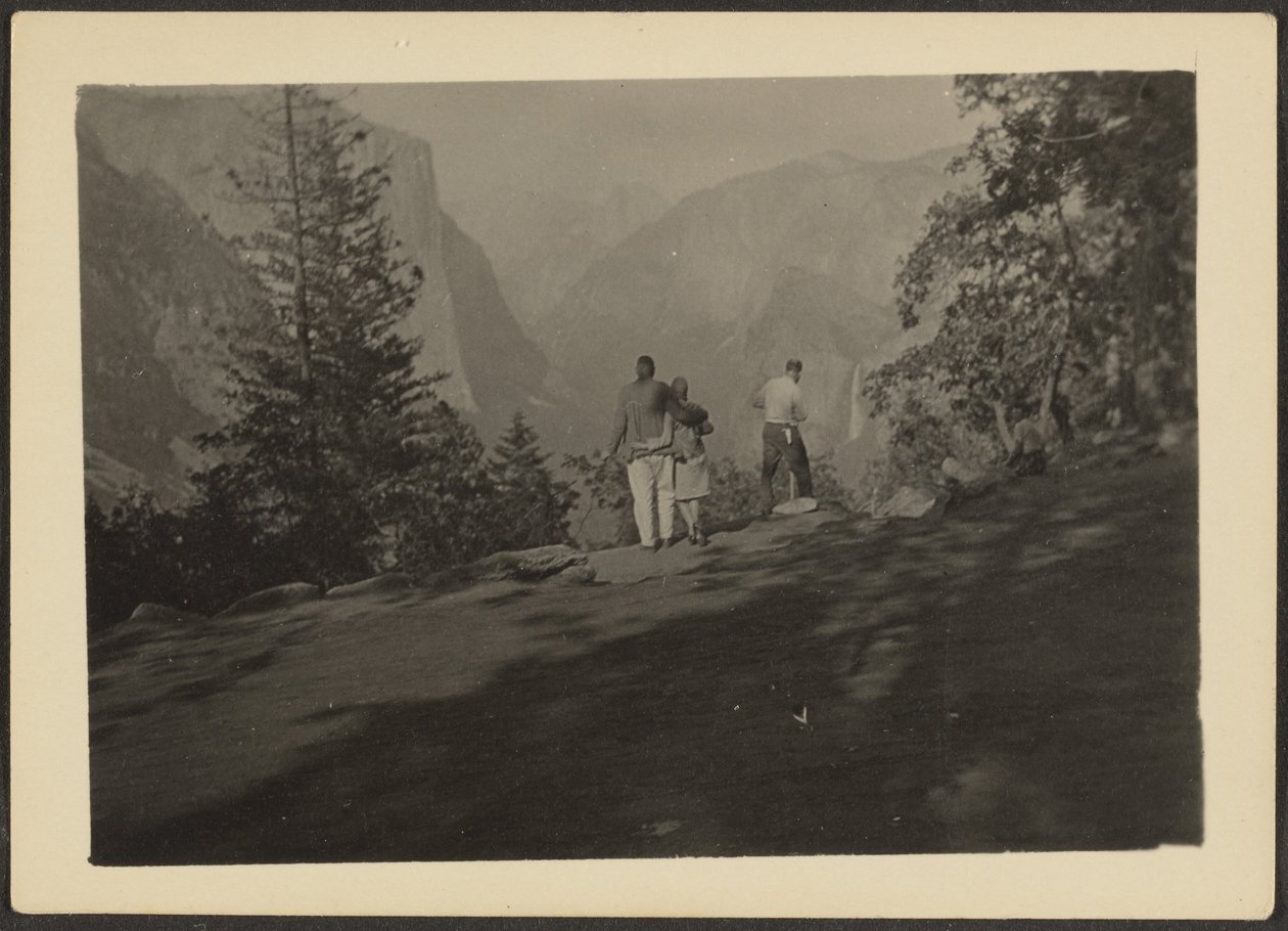 Figuras en un paisaje montañoso de Louis Fleckenstein