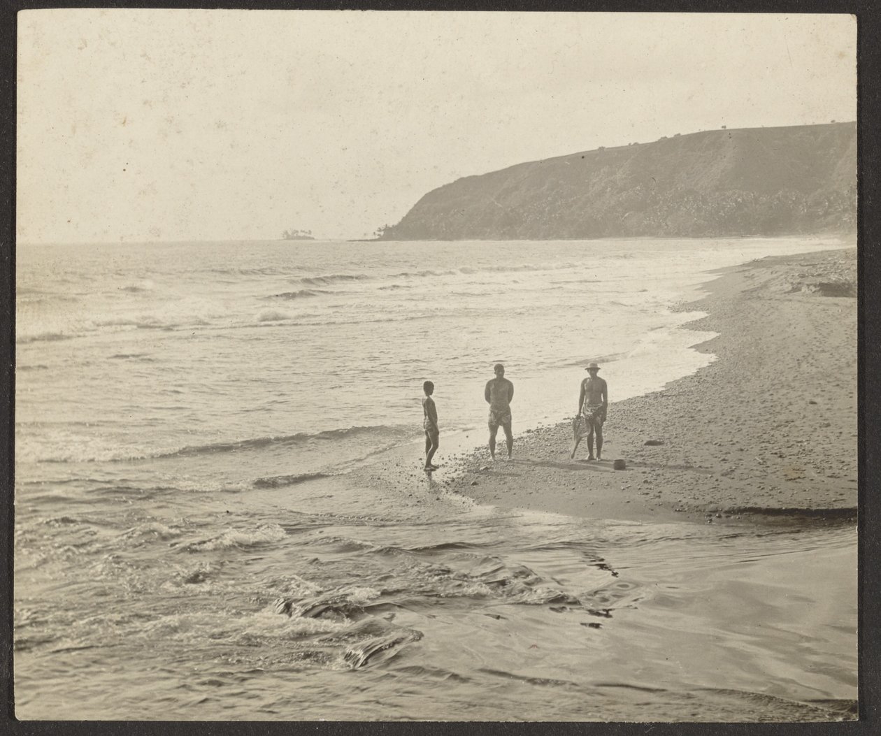 [Figuras en la playa] de Louis Fleckenstein